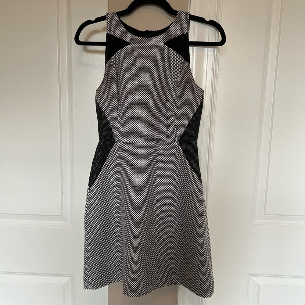 Tweed Banana Republic Business Dress 👩‍💼 mesh detail and pockets!